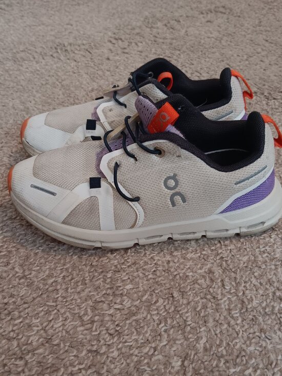 On Clouds Other - Kids On Clouds Size 2 shoes